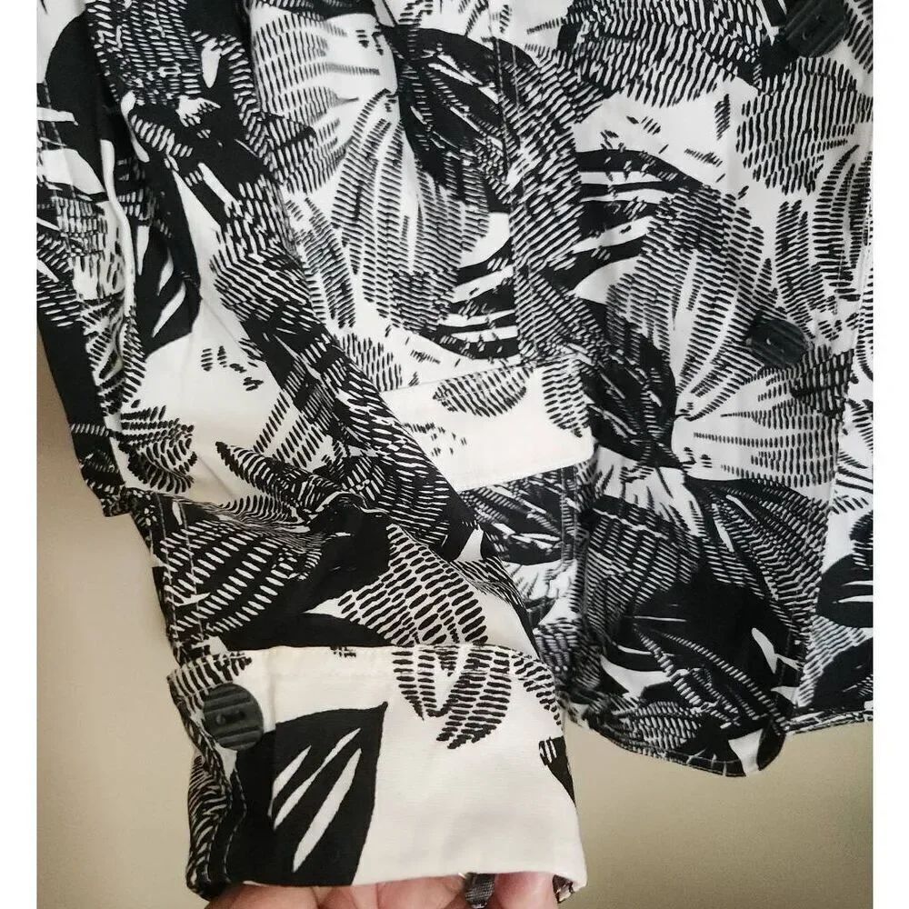 J5  Coldwater Creek Black and white floral jacket - Picture 3 of 15